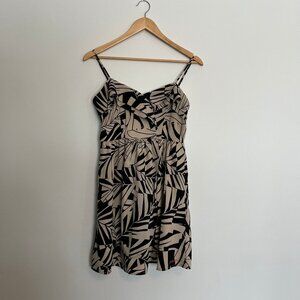 Billabong. Short Dress. Beige with Black Pattern. Size Medium. Womens.